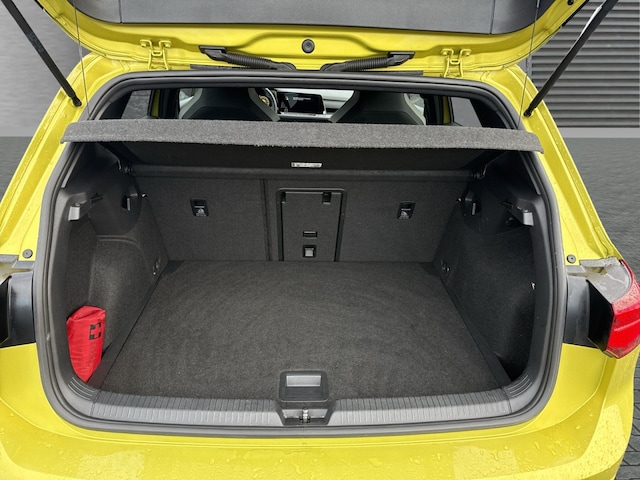 Volkswagen Golf 1.5 eTSI Golf VIII R-Line Sound