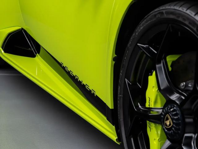 Lamborghini Huracan n Tecnica Carbon front & rear bonnet + Alcantara