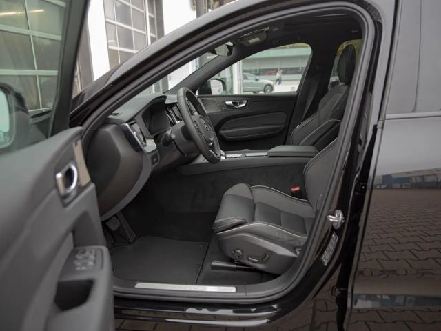 Volvo XC60 AWD Dark Plus
