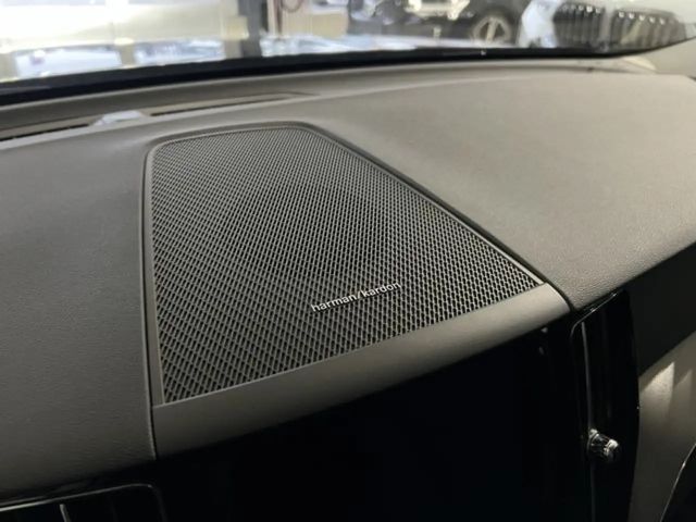 Volvo XC60 AWD Dark Plus