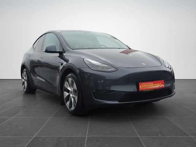 Tesla Model Y AWD