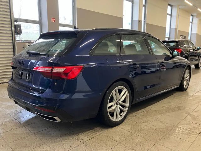 Audi A4 35 TFSI Avant S-Line S-Tronic