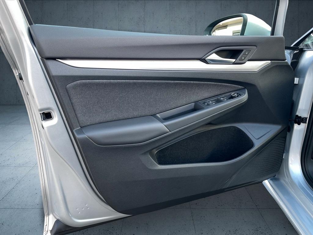 Volkswagen Golf 1.5 eTSI DSG Life Variant