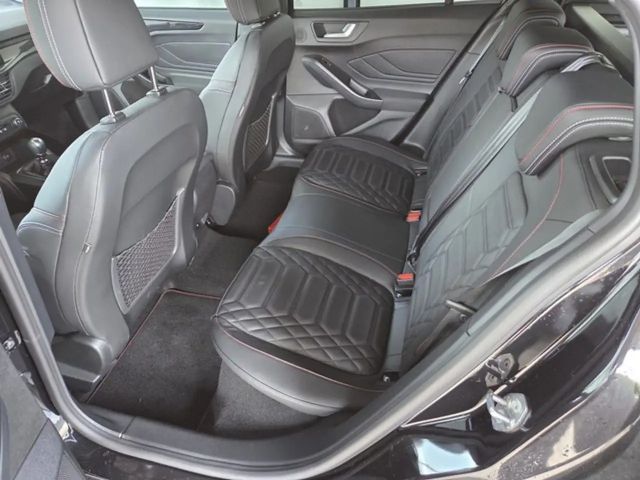 Ford Focus ST Line Wagon