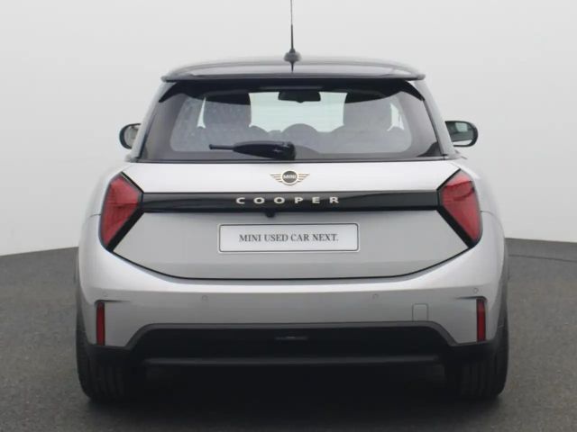 MINI Cooper NEW MODEL - automaat - navi