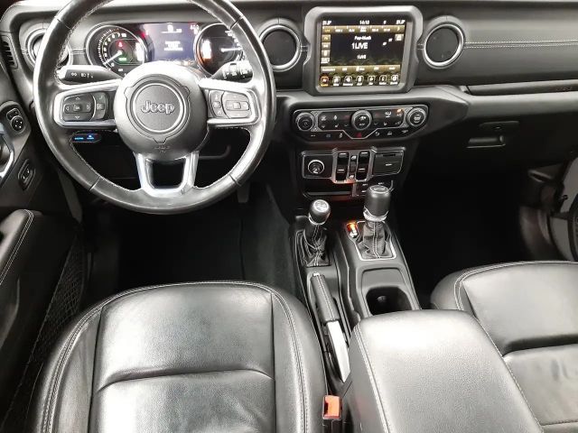 Jeep Wrangler Sahara