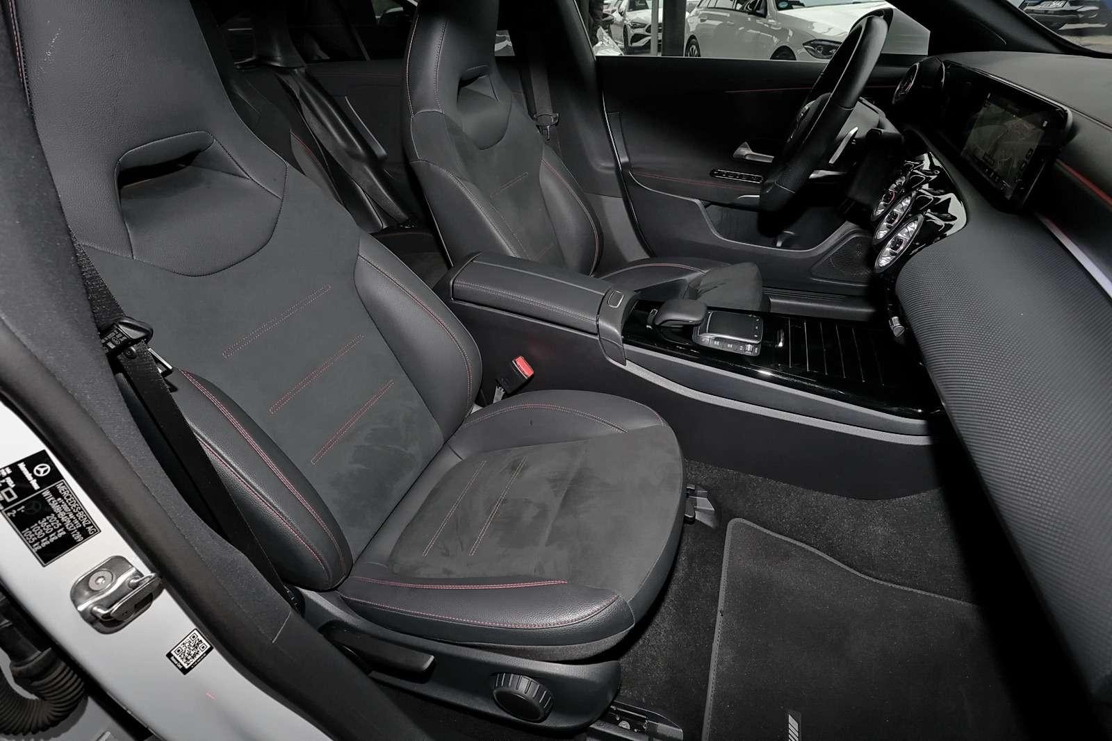 Mercedes-Benz CLA 200 AMG Line