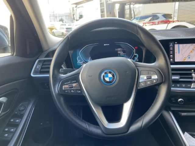 BMW 320 320e Touring xDrive
