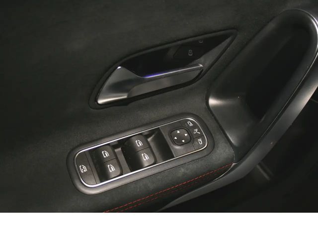 Mercedes-Benz CLA 200 AMG Line