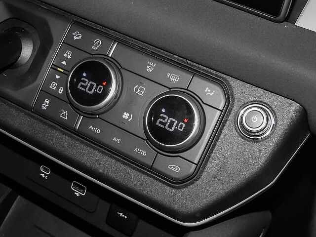 Land Rover Defender 90 Dynamic SE