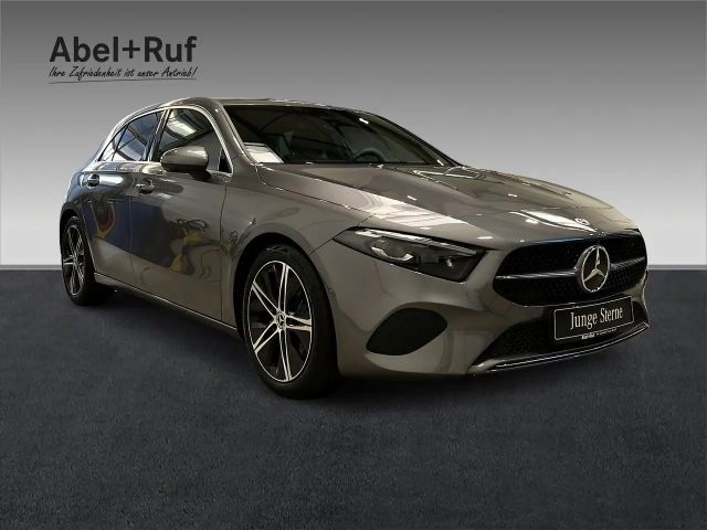 Mercedes-Benz A 220 4MATIC Progressive
