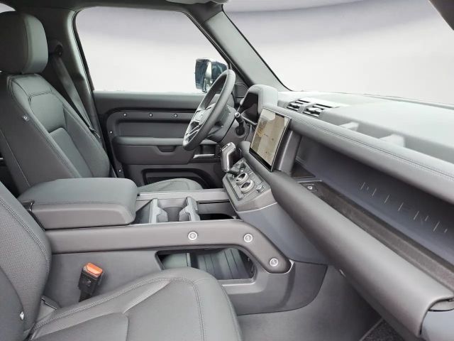 Land Rover Defender 110 D300 Dynamic SE