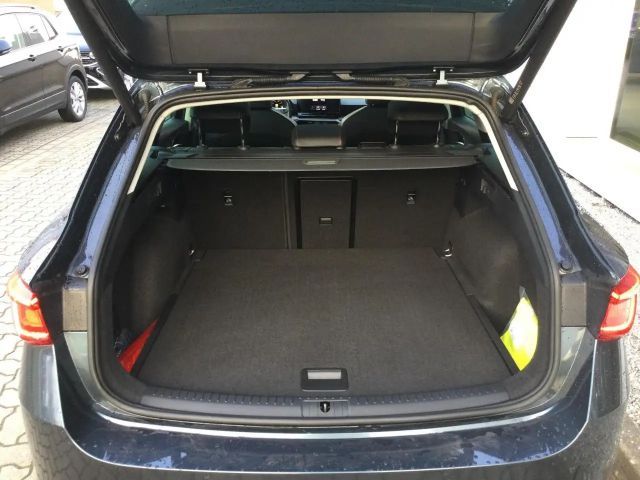 Seat Leon 1.5 eTSI FR-lijn Sportstourer