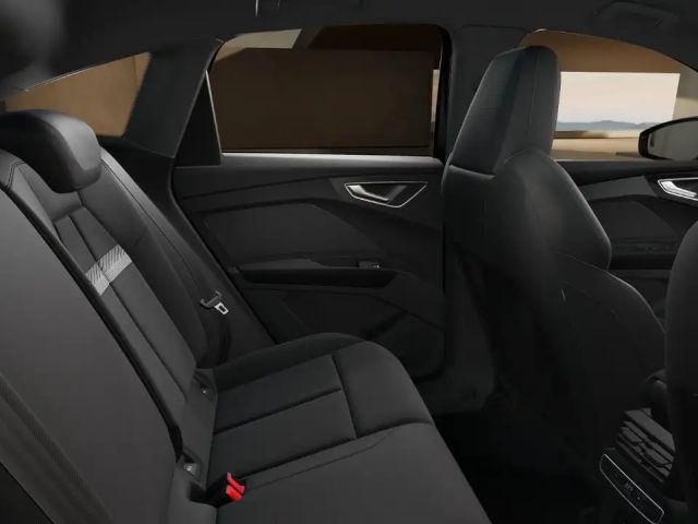 Audi Q4 e-tron 45 e-tron 210 kW Keyless VC