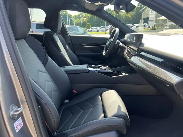 BMW 520 520d M-Sport Touring xDrive