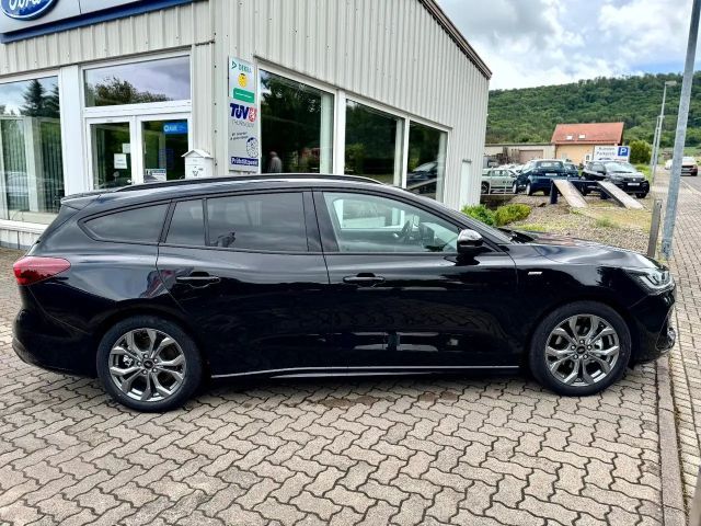Ford Focus ST Line Wagon