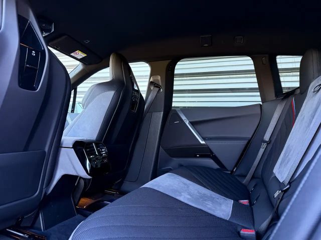 BMW iX xDrive45
