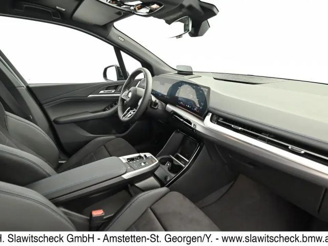 BMW 230 Sedan xDrive