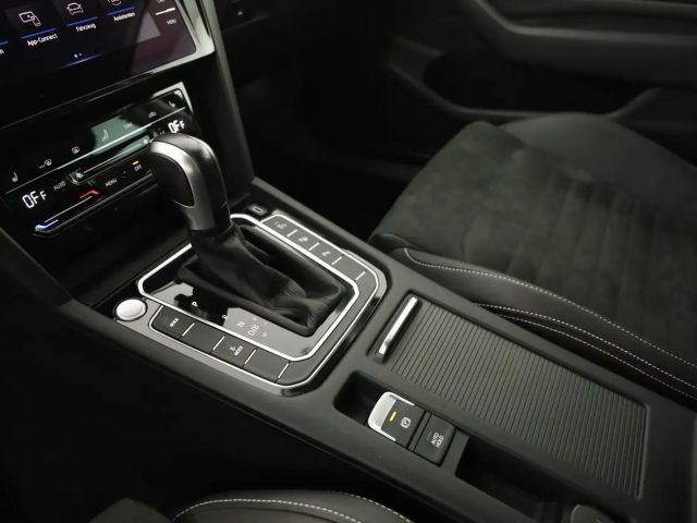 Volkswagen Passat GTE Variant