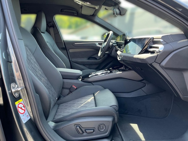 Audi A6 Avant Quattro S-Tronic