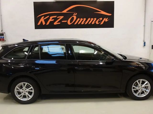 Skoda Octavia Kombi 2,0 TDI AHK,SHZ,LED,Alufelgen,digital Coc...