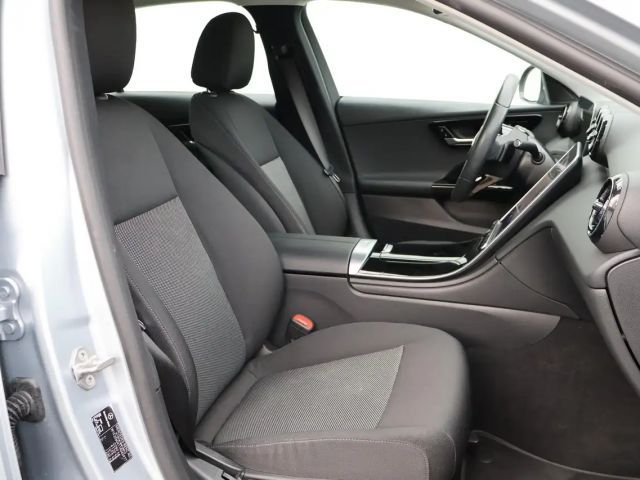 Mercedes-Benz C 180 AVANTGARDE Sedan