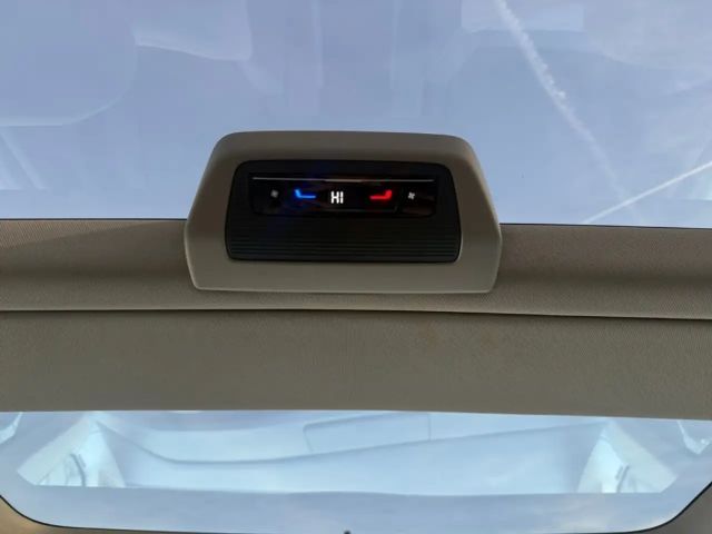 Volkswagen Multivan IQ.Drive Life T7