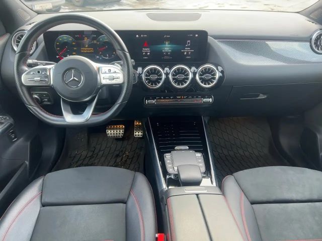 Mercedes-Benz GLA 250 4MATIC AMG Line