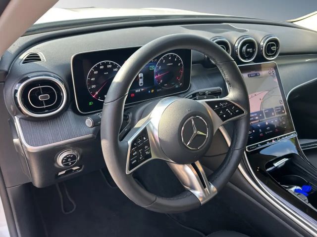 Mercedes-Benz C 180 AVANTGARDE Sedan