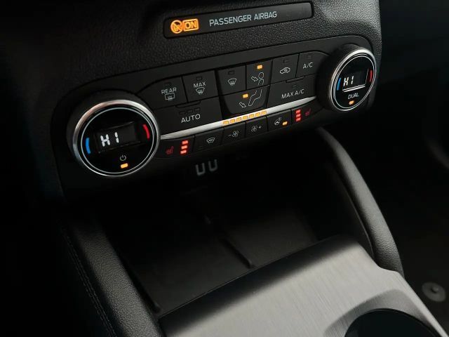 Ford Kuga AWD Hybrid Titanium