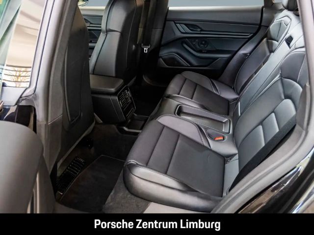 Porsche Taycan 4 Cross Turismo