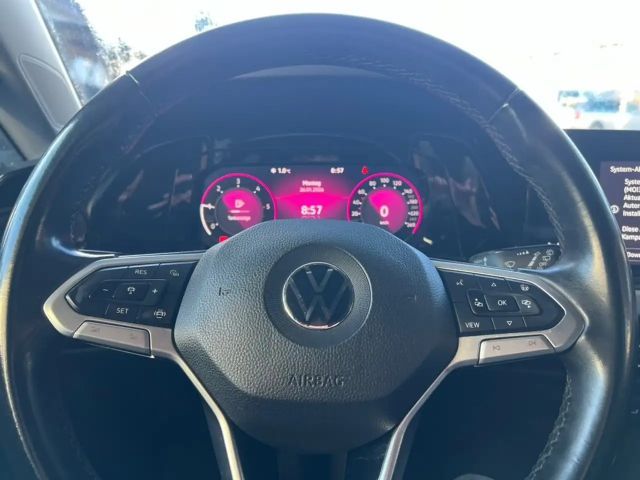 Volkswagen Golf Life Variant