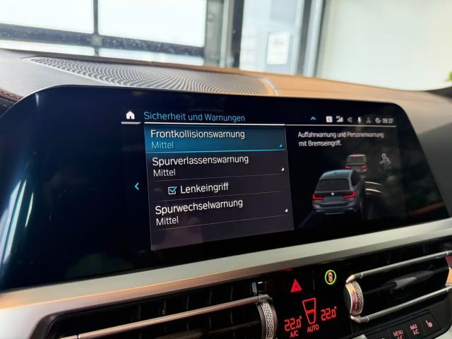 BMW 330 330e M-Sport xDrive