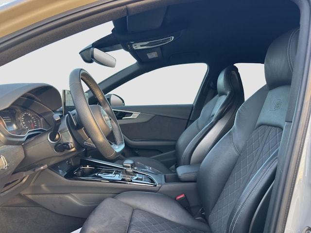Audi A4 40 TFSI Avant Quattro S-Line S-Tronic