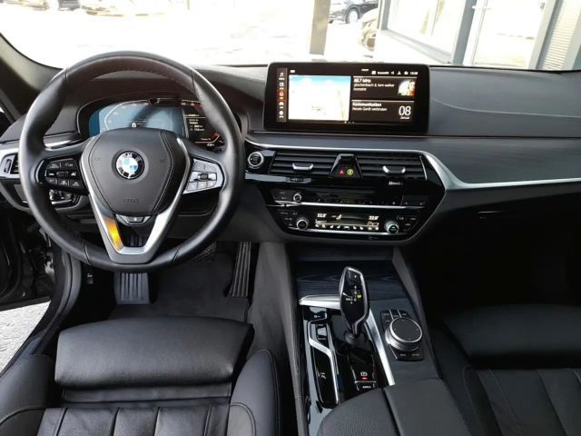 BMW 530 530d 530e Luxury Line Touring