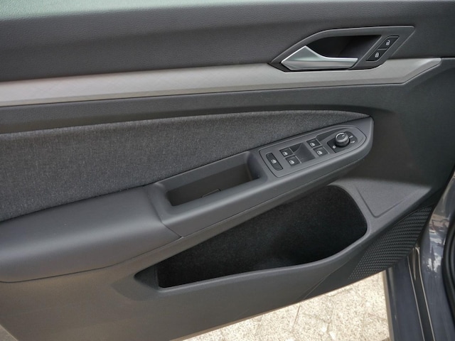 Volkswagen Golf Life Variant