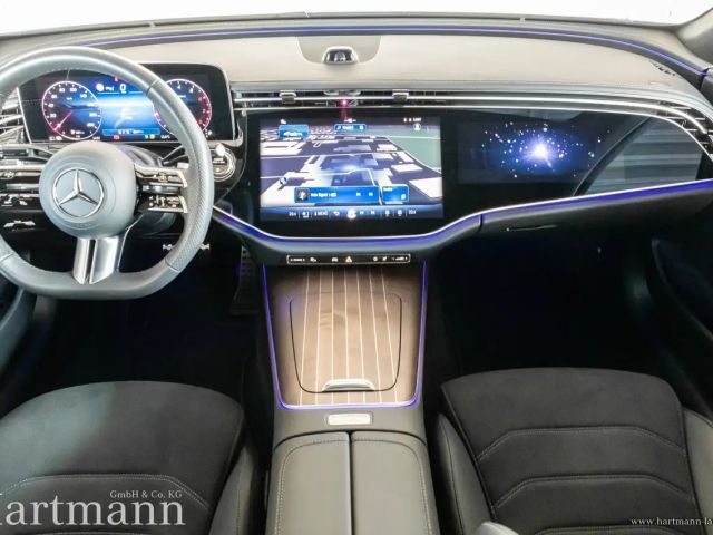 Mercedes-Benz E 200 AMG Line Sedan