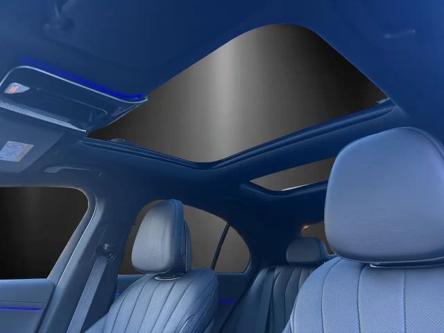 Mercedes-Benz E 220 AMG Line E 220 d Sedan