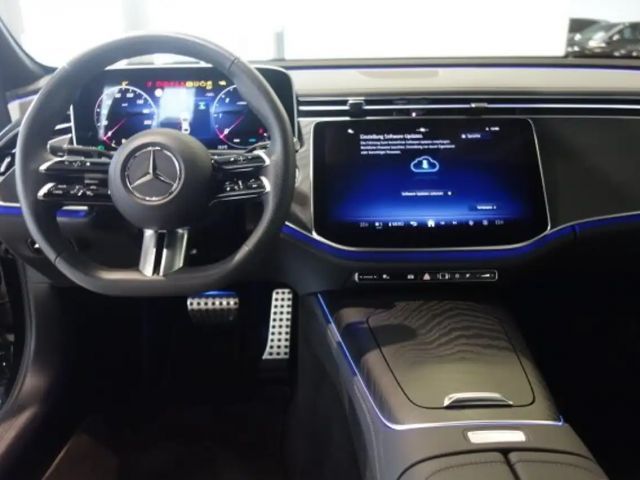 Mercedes-Benz E 220 AMG Line E 220 d Sedan