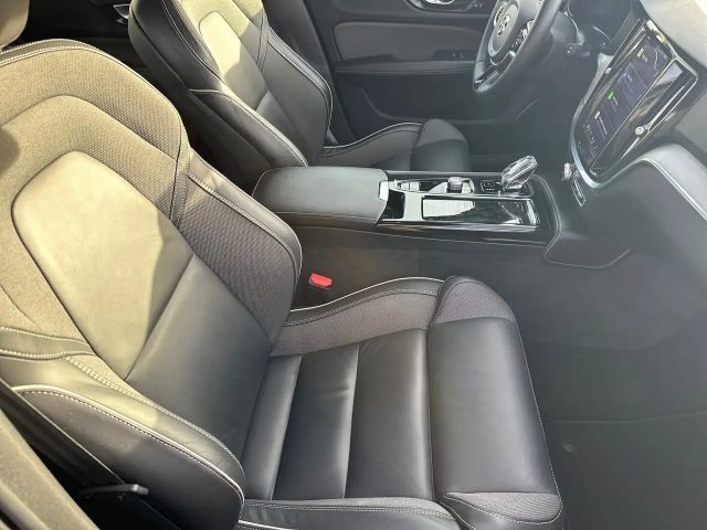 Volvo V60 AWD Dark Plus Recharge