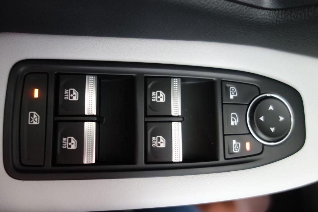 Renault Scenic E-Tech Iconic