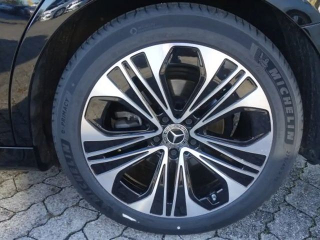 Mercedes-Benz E 220 AVANTGARDE E 220 d Sedan