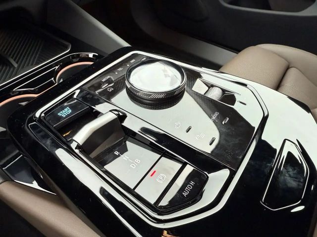 BMW i5 e40 T. HUD ACC SuView.Sitzbel.LiveProf.AHK19"