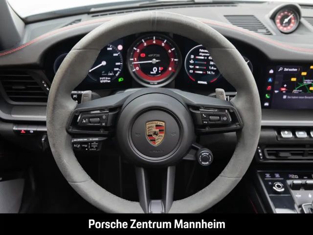 Porsche 992 4 Coupé GTS Targa