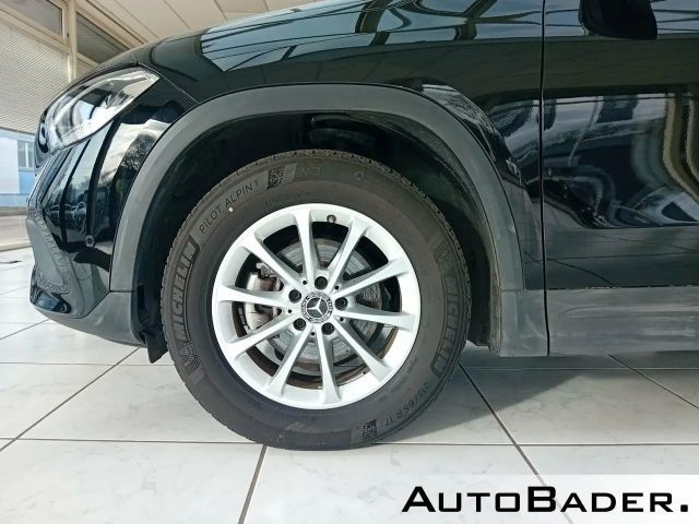 Mercedes-Benz GLA 180 GLA 180 7G MBUX Park-Spur-Pkt RF-Kamera DAB Shz