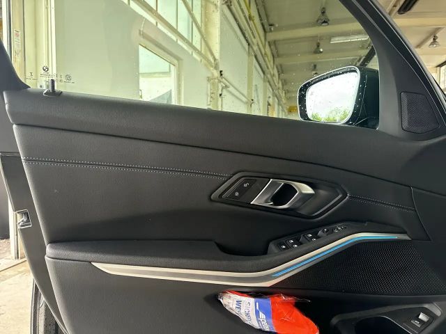 BMW 320 320d M-Sport Sedan