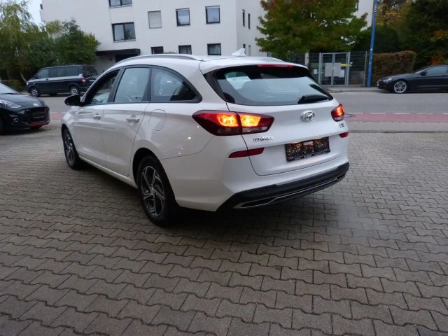 Hyundai i30 cw KLIMAAUT. APPLE SHZ LHZ KAMERA ALU