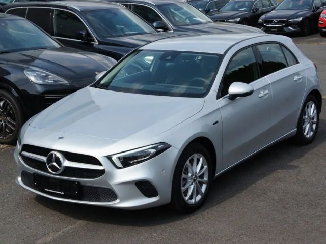 Mercedes-Benz A 250 A 250 e Style