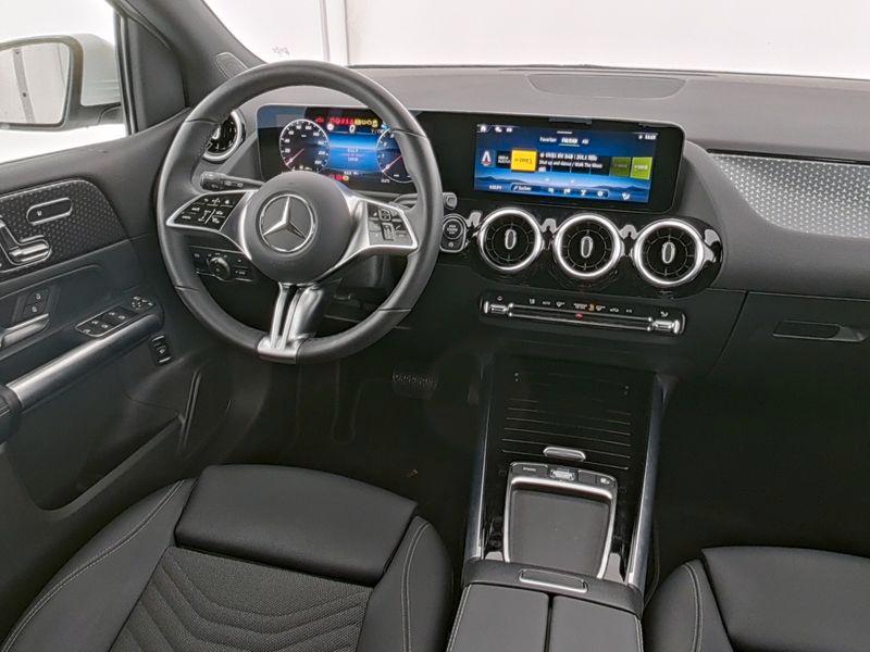 Mercedes-Benz B 180 Progressive Sedan