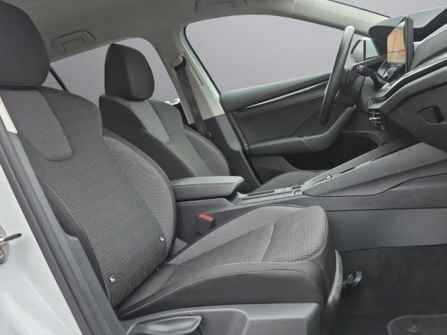 Skoda Octavia 2,0 TDI*DSG*ACC*WERKSGARANTIE*LED*NAVI*KREDIT